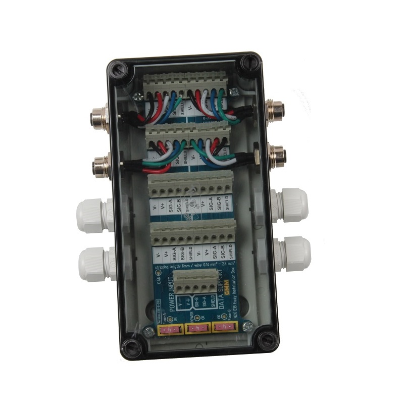  Ein hochwertiges Bild des GMM Active Power Management Hub (CBH-PMW), das sein schlankes Design und seine Funktionen zur Verwaltung und Überwachung mehrerer Stromkreise und der Stromversorgung zeigt